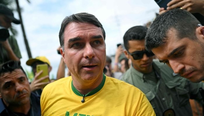 Flávio Bolsonaro — Foto: Mauro Pimentel/AFP