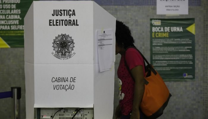 Busque o candidato a deputado federal de São Paulo por nome; primeiro turno das eleições de 20...