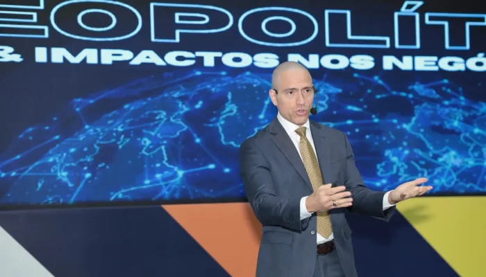 Professor HOC analisa impactos da guerra na inflação e economia brasileira. - Foto: divulgaçã...